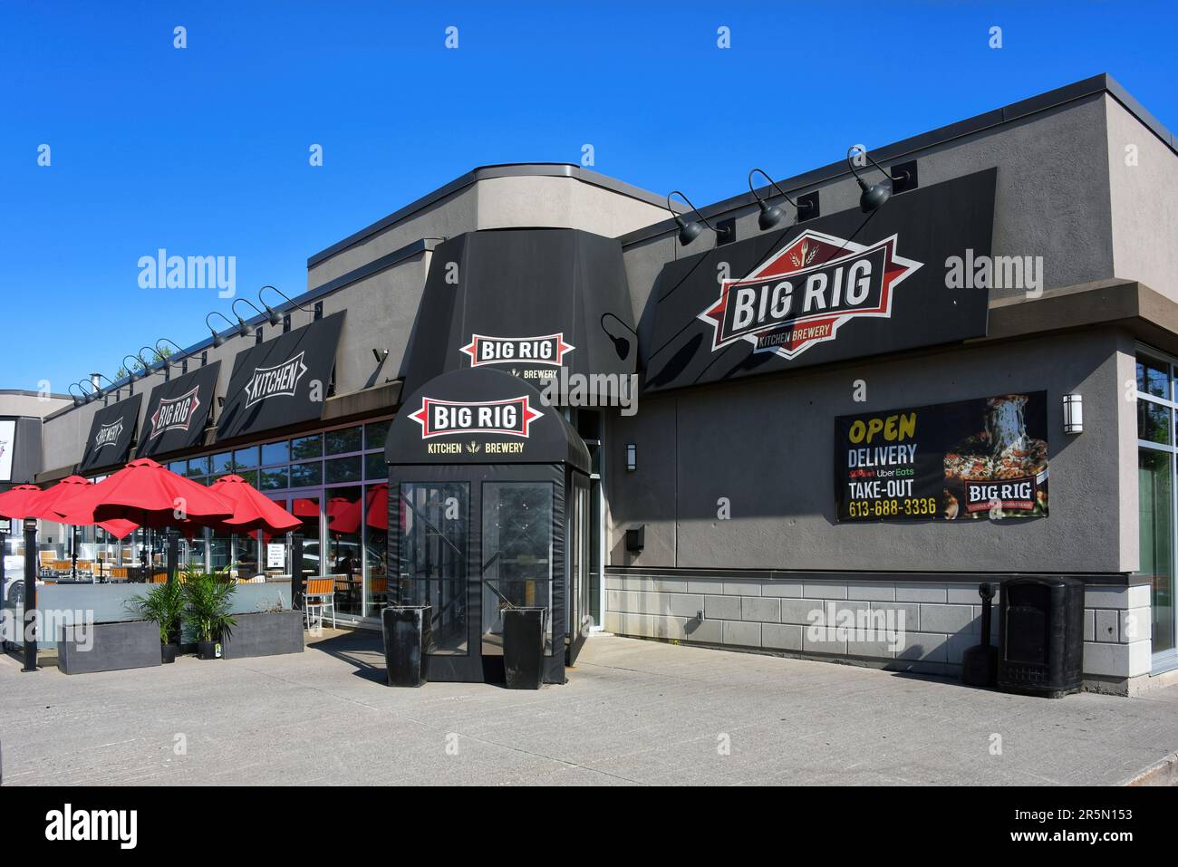 Ottawa, Kanada - 14. Mai 2023: The original Big Rig Restaurants Kitchen & Brewery on Iris Street in Ottawa. Es wurde nach dem Spitznamen "früher" benannt Stockfoto