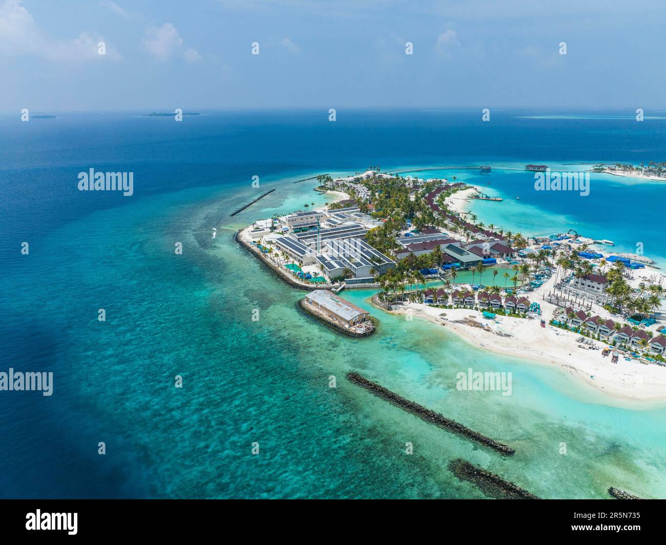 Luftaufnahme, Malediven, North Male Atoll, neu erbautes OBLU XPERIENCE Ailafushi Resort und das OBLU SELECT Lobigili Resort Stockfoto