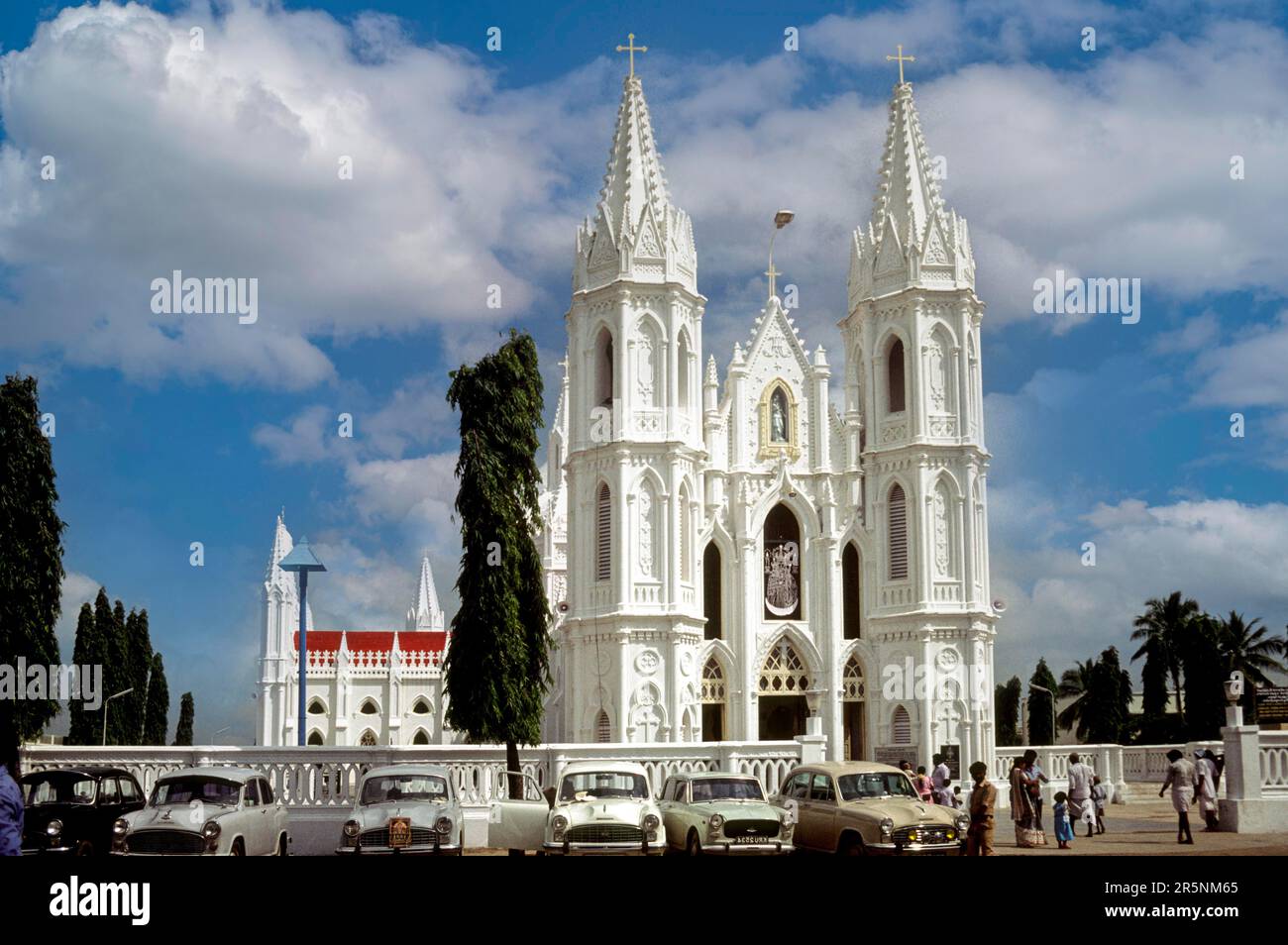 Basilika der Muttergottes für gute Gesundheit in Velankanni Velanganni an den Ufern der Bucht von Bengal, Tamil Nadu, Südindien, Indien, Asien. Gewidmet für Stockfoto