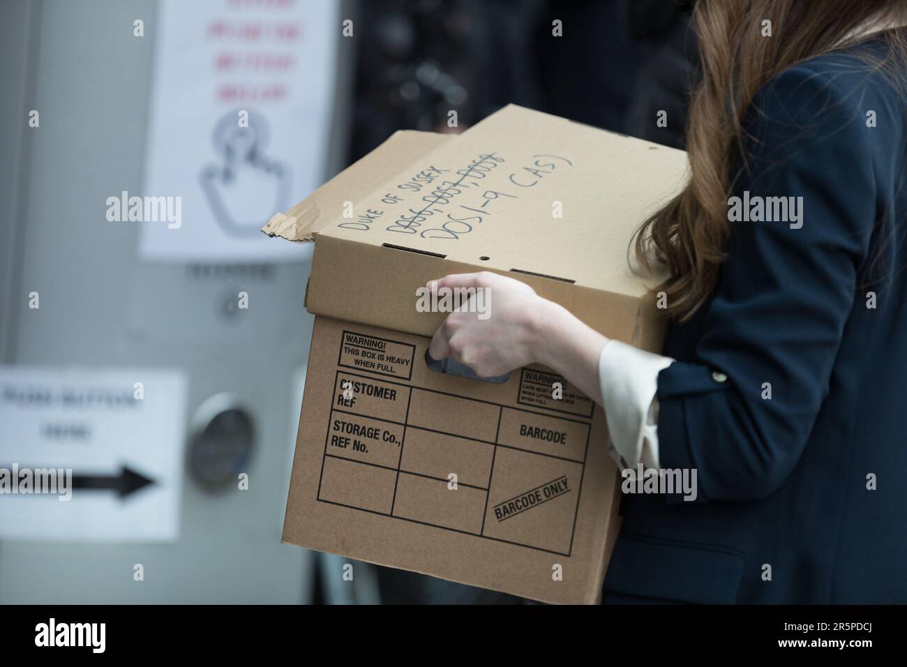 Royal Courts of Justice, London, Vereinigtes Königreich. 5. Juni 2023 Kisten voller Papierkram vor den königlichen Gerichten, vor der Klage von Prinz Harrys gegen die Mirror Group. Kredit: amanda Rose/Alamy Live News Stockfoto