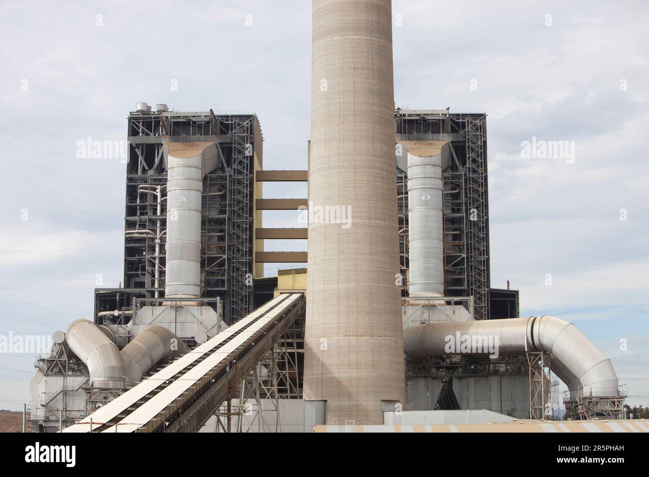 Das Kohlekraftwerk Yan lang im Latrobe Valley, Victoria, Australien. Es verwendet Kohle aus einem offenen Kohlebergwerk gegenüber, da das Latrobe Valley massiv ist Stockfoto