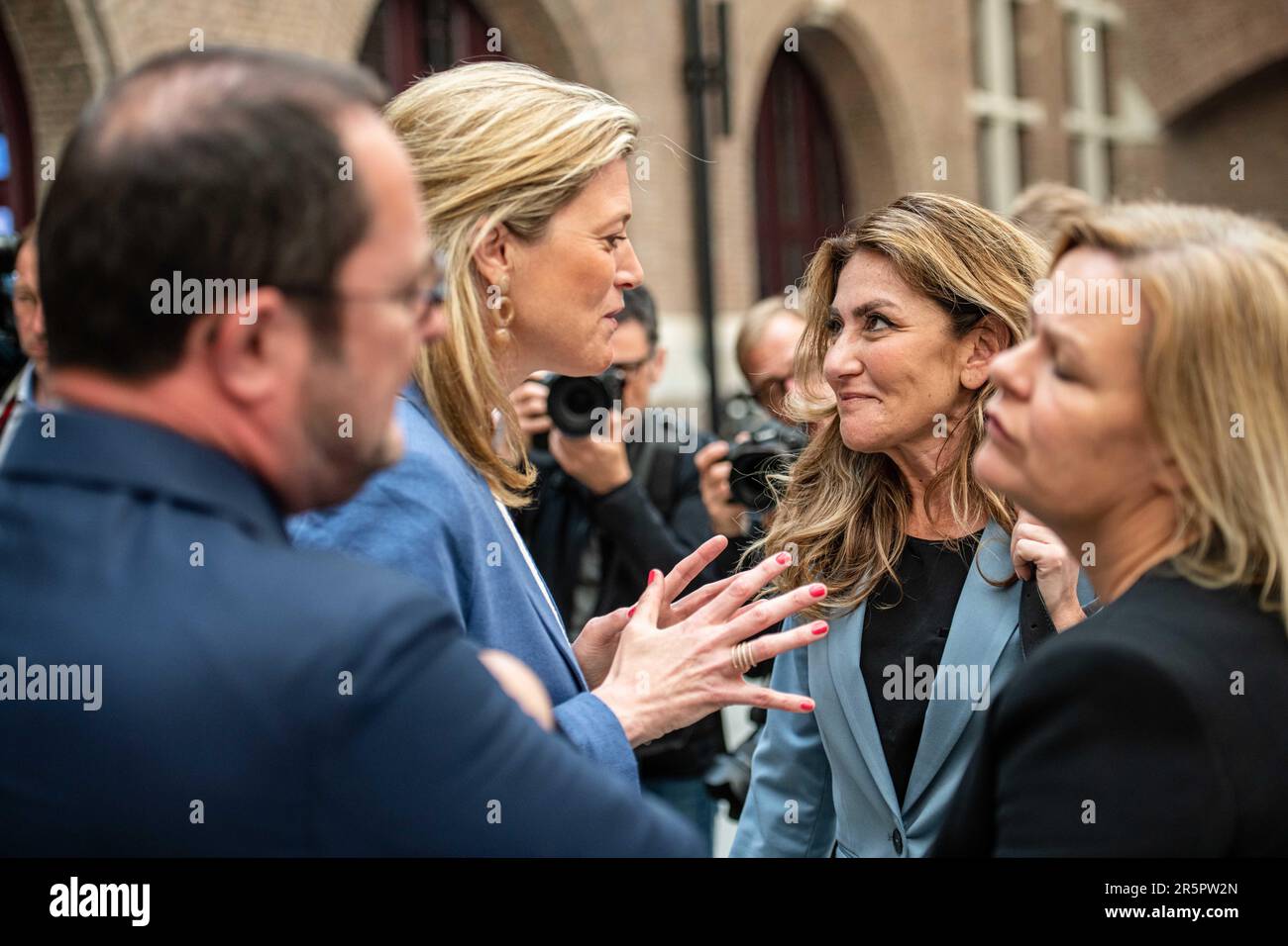 Justizminister Vincent Van Quickenborne, Innenminister Annelies Verlinden, der niederländische Justiz- und Sicherheitsminister Dilan Yesilgoz - Zegerius und der deutsche Innenminister Nancy Faeser (R) werden auf einem Treffen der "Koalition Europäischer Länder gegen schwere und organisierte Kriminalität" am Montag, den 05. Juni 2023 in Antwerpen vorgestellt. Belgien, Frankreich, Deutschland, Italien, die Niederlande und Spanien bündeln ihre Kräfte im Kampf gegen die organisierte Kriminalität, insbesondere die Drogenkriminalität. Während des Treffens wird ein Stand der Umsetzung des mehrjährigen Aktionsplans festgelegt, der die konkrete Übersetzung darstellt Stockfoto