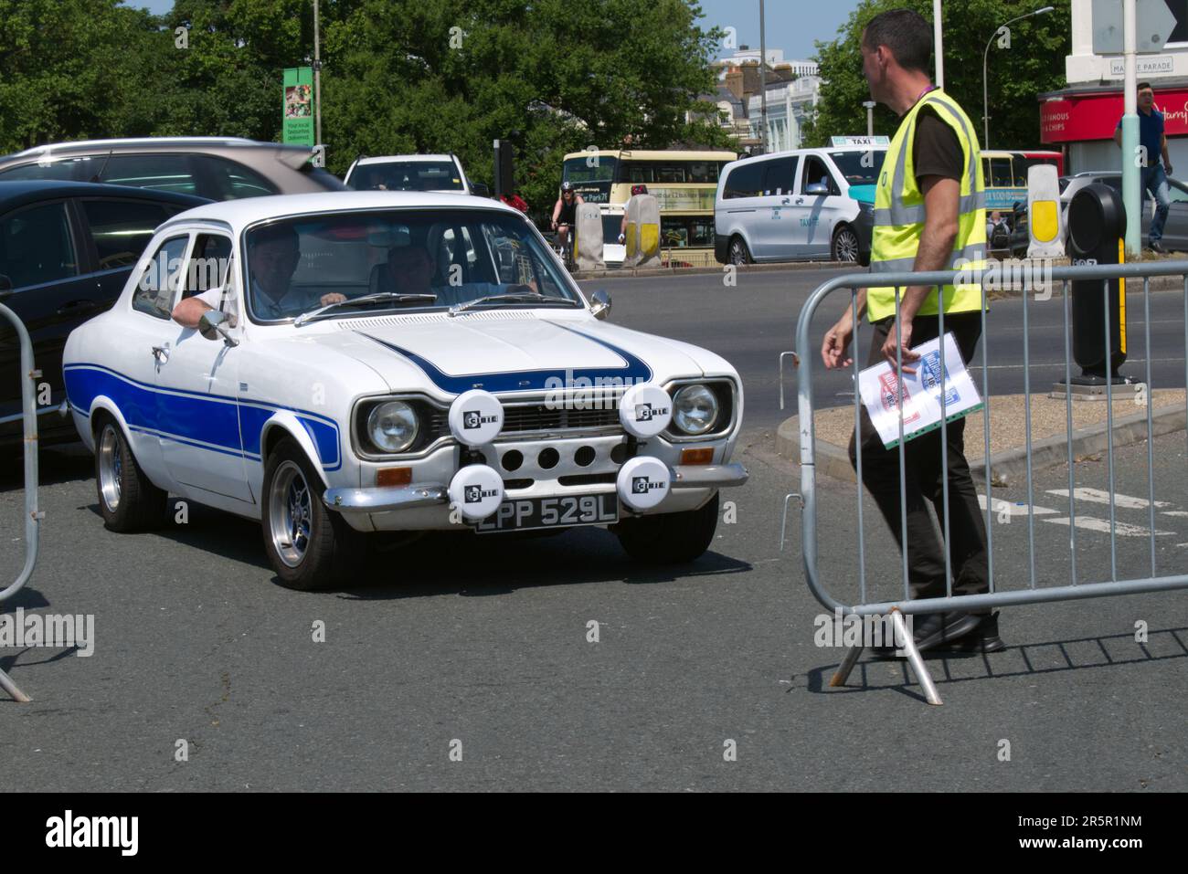 Ein Ford Escort RS2000 LPP 529L von 1972 an der Brighton Modern Classic Car Run, die vom Brooklands Museum aus startet. Stockfoto