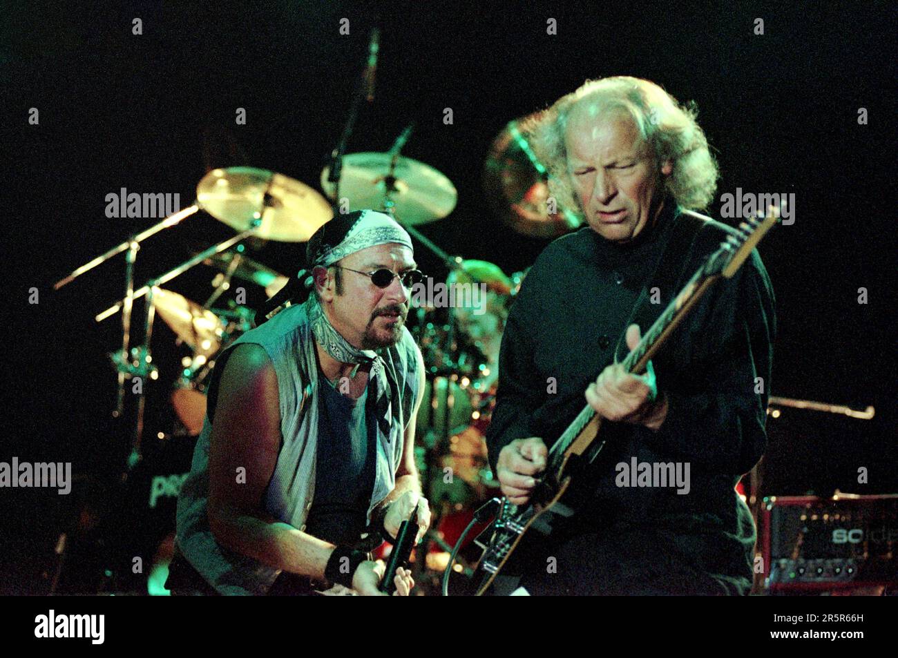Vigevano Italien 1999-07-17 : Ian Anderson und Martin Barre , Jethro Tull Live-Konzert im Schloss Stockfoto