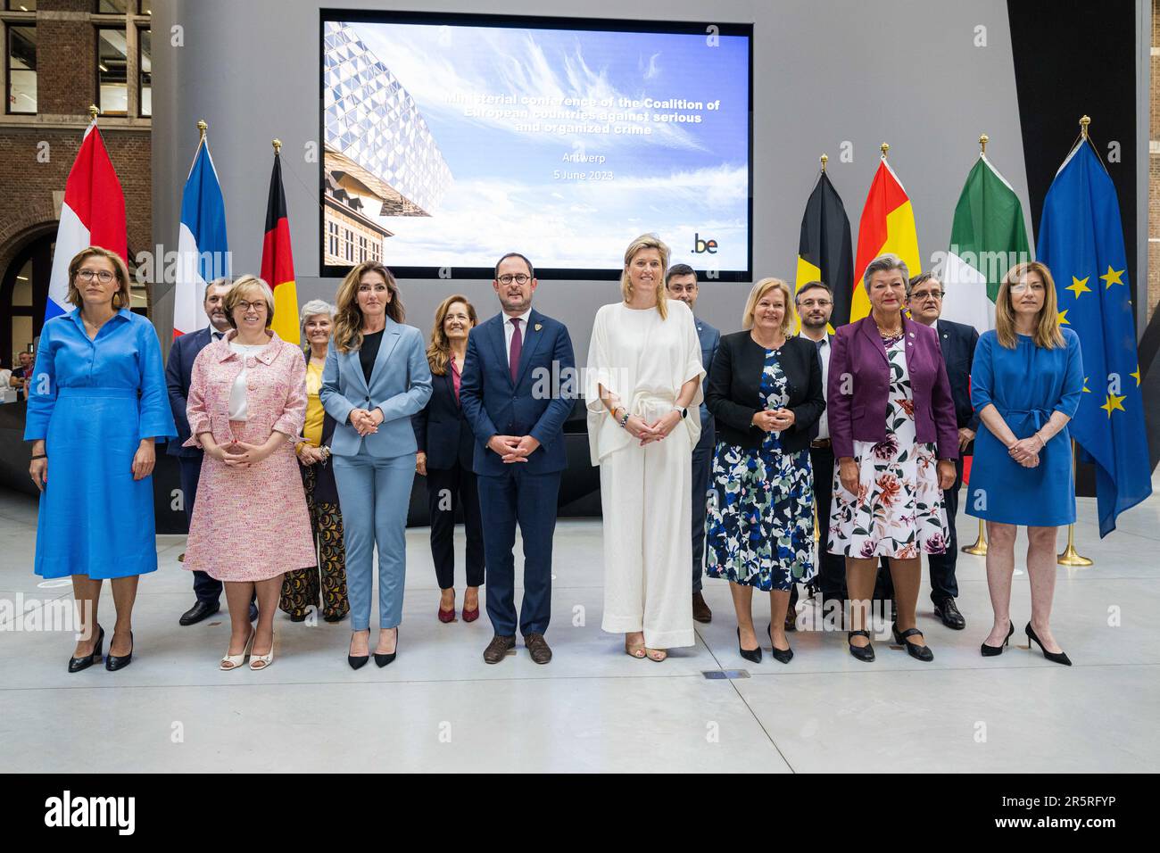 Anne Milgram, Verwaltungsrätin der Drogenbehörde, und die belgische drogenkommissarin Anna Van Wymersch, Europol-Exekutivdirektorin, belgische Catherine De Bolle, niederländische Justiz- und Sicherheitsministerin Dilan Yesilgoz - Zegerius, Justizminister Vincent Van Quickenborne, Innenminister Annelies Verlinden, eu-innenkommissarin Ylva Johansson, Die deutsche Innenministerin Nancy Faeser und die Verwaltungsrätin der Drogenbehörde Anne Milgram stellen sich auf einem Treffen der "Koalition der europäischen Länder gegen schwere und organisierte Kriminalität" in Antw Stockfoto