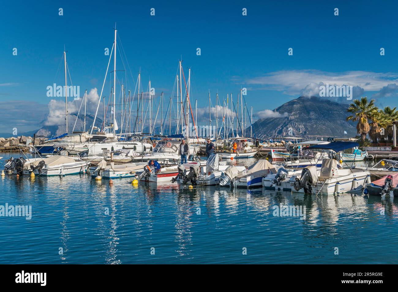 Boote in der Marina in Patra, Peloponnes Halbinsel, Westgriechenland Region, Griechenland Stockfoto