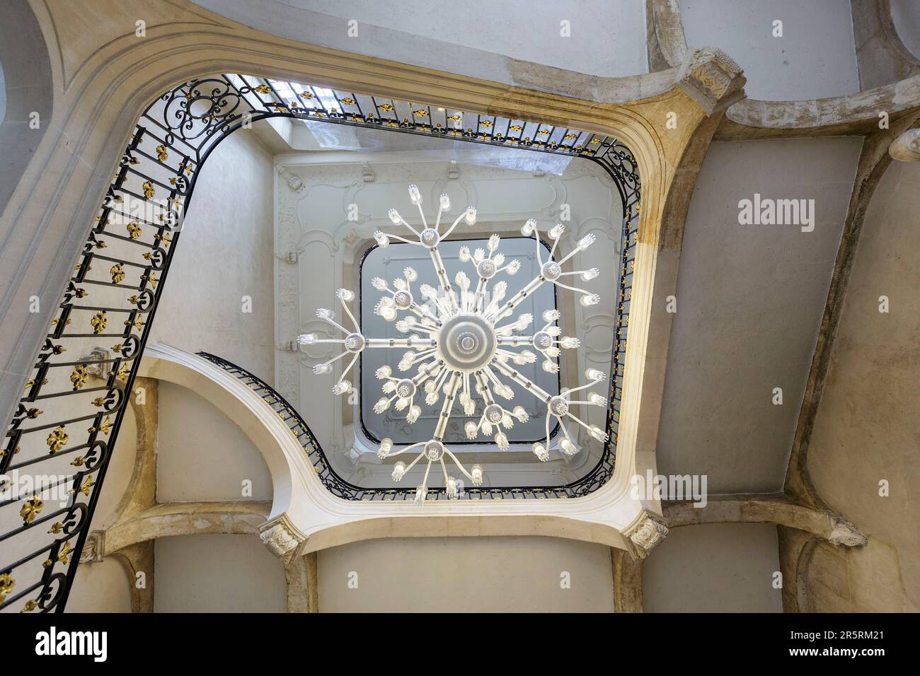 Frankreich, Meurthe et Moselle, Pont à Mousson, Premontres Abteikirche, auch Sainte Marie majeure genannt, erbaut im 18. Jahrhundert heute Centre Culturel de Lorraine (lothringisches Kulturzentrum), die quadratische Treppe auch Matins Treppenhaus genannt Stockfoto