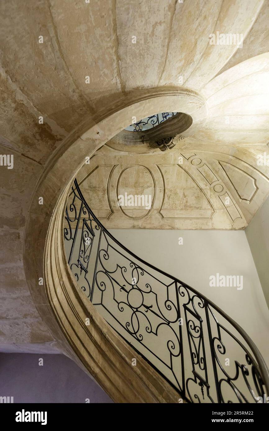 Frankreich, Meurthe et Moselle, Pont à Mousson, Premontres Abteikirche, auch Sainte Marie majeure genannt, erbaut im 18. Jahrhundert heute Centre Culturel de Lorraine (lothringisches Kulturzentrum), die runde Treppe Stockfoto