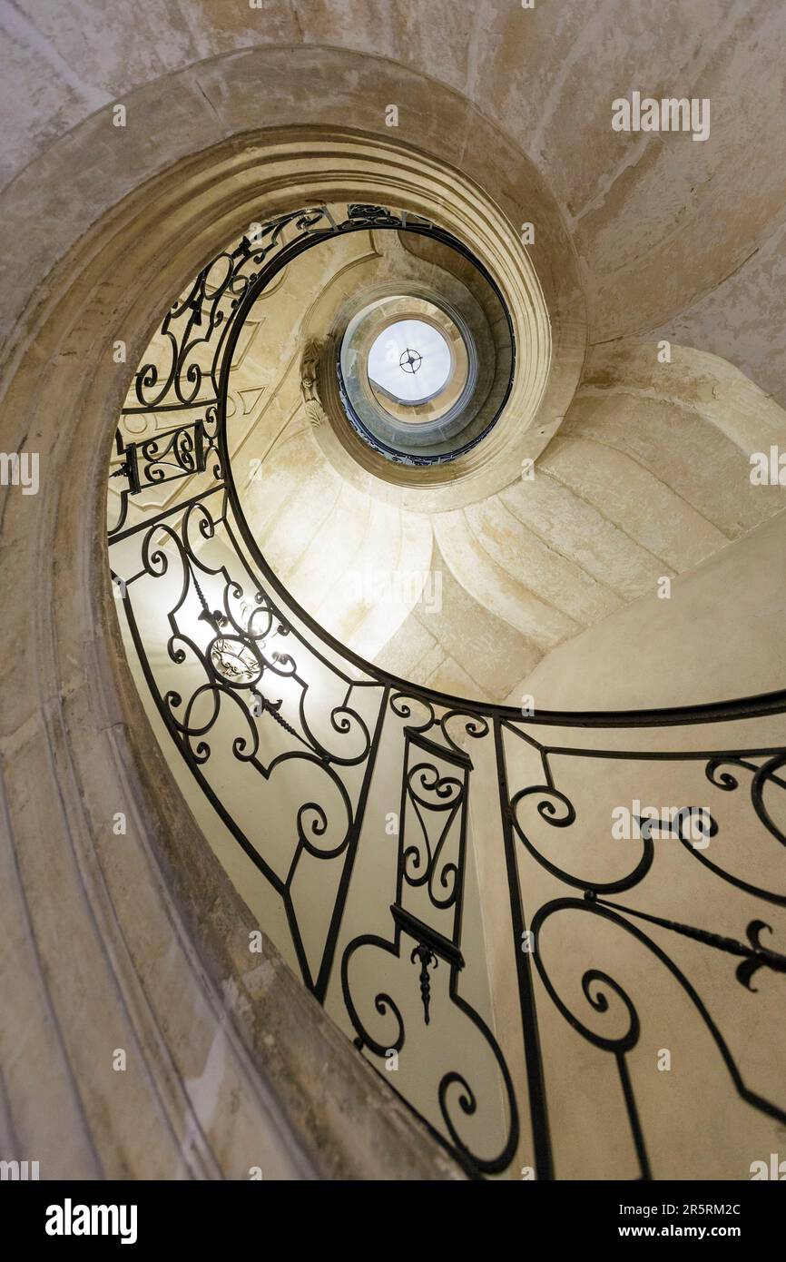 Frankreich, Meurthe et Moselle, Pont à Mousson, Premontres Abteikirche, auch Sainte Marie majeure genannt, erbaut im 18. Jahrhundert heute Centre Culturel de Lorraine (lothringisches Kulturzentrum), die runde Treppe Stockfoto