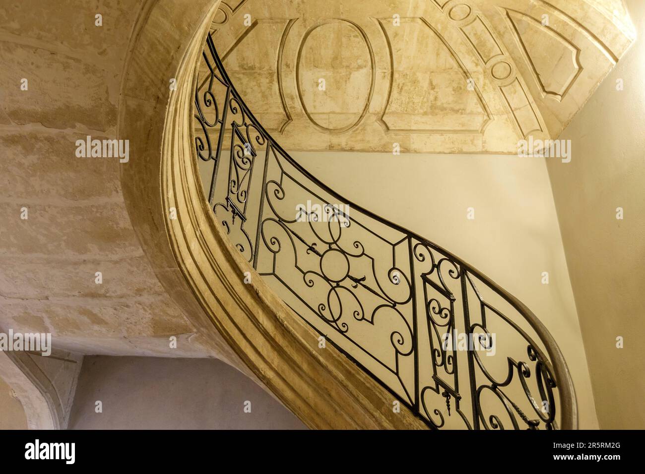 Frankreich, Meurthe et Moselle, Pont à Mousson, Premontres Abteikirche, auch Sainte Marie majeure genannt, erbaut im 18. Jahrhundert heute Centre Culturel de Lorraine (lothringisches Kulturzentrum), die runde Treppe Stockfoto