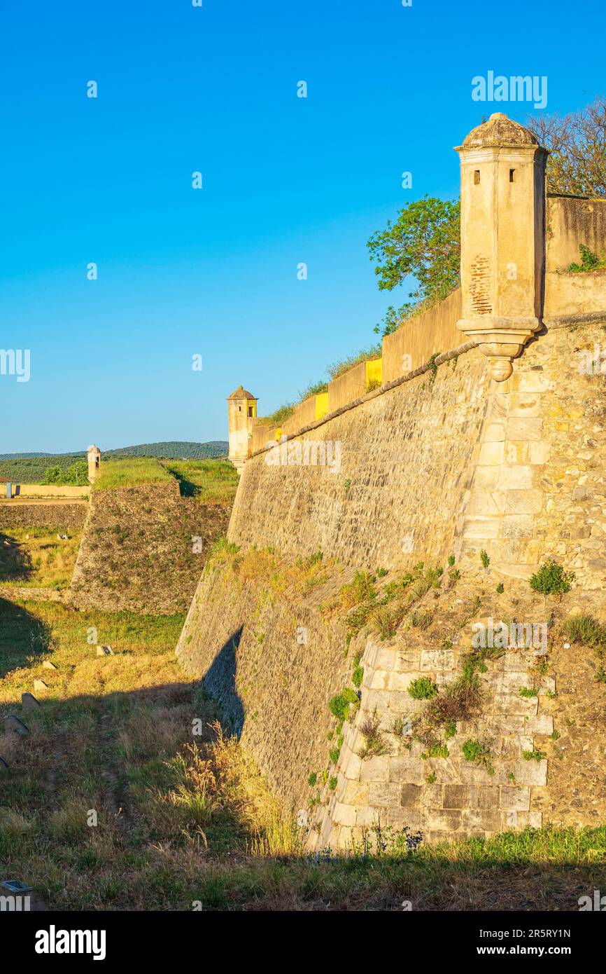 Portugal, Region Alentejo, Elvas, befestigte Garnisonsstadt (UNESCO-Weltkulturerbe), die Stadtmauern Stockfoto