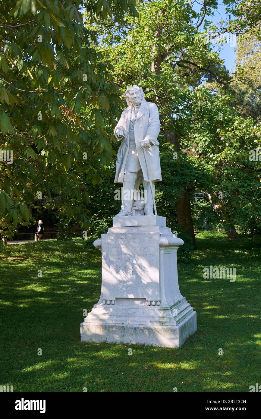 Frankreich, Paris, Nationalmuseum für Naturgeschichte, Jardin des Plantes, Marmorstatue von Michel Eugene Chevreul (1786-1889), 29 Jahre lang Direktor des MNHN, von Leon Fagel Stockfoto