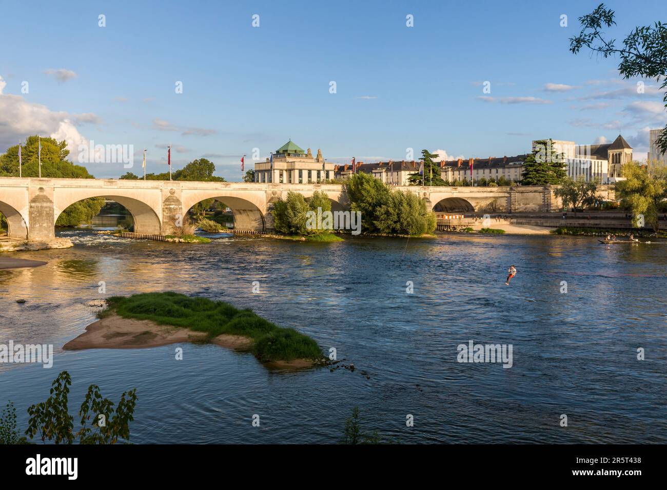 Frankreich, Indre et Loire, Loire-Tal, das von der UNESCO zum Weltkulturerbe erklärt wurde, Tours, Les Assemblées de Loire, öffentliche Veranstaltung mit Debatten und künstlerischen Darbietungen, um dem Fluss zuzuhören Stockfoto