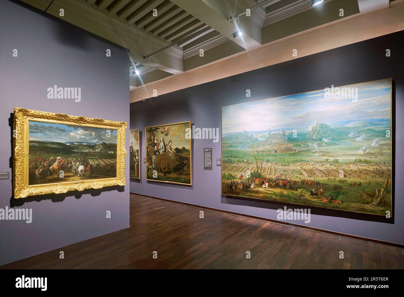 Frankreich, Doubs, Besancon, das historische Zentrum, Grande Rue, Palais Granvelle aus dem 16. Jahrhundert, Zeitmuseum, Raum historischer Gemälde, links Belagerung von Besano durch Jean Baptiste Martin des Batailles, rechts Belagerung der Stadt Besancon, 15. Mai 1674 durch Francois van der Meulen (1632–1695), flämische Schule Stockfoto