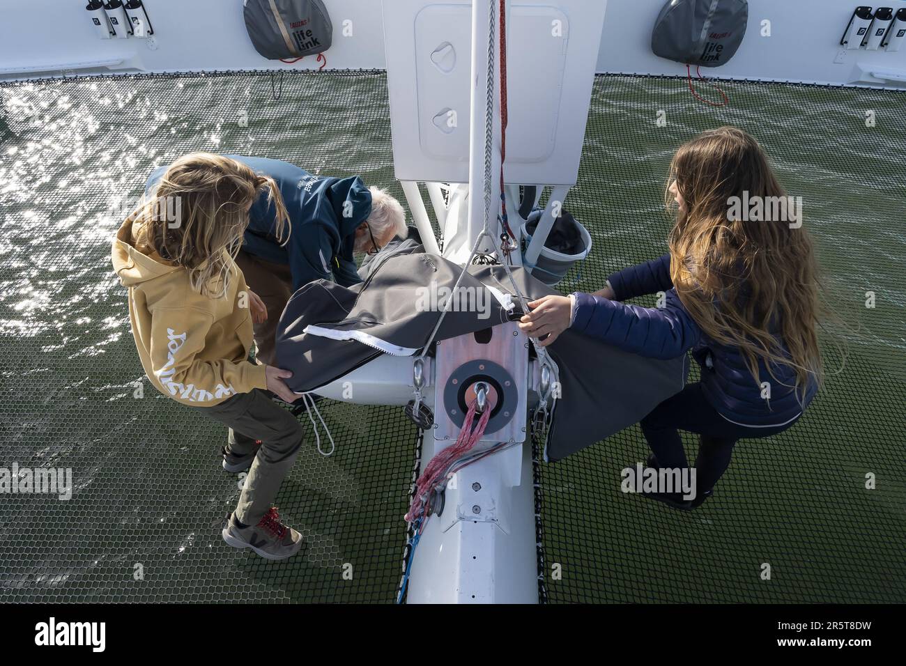 Frankreich, Gironde, Bassin d’Arcachon, der SeaKite ist das Ergebnis der Transformation des Hydraplaneur, des Geschwindigkeitsrekord-Katamarans des Navigators und Ingenieurs Yves Parlier. Es wurde komplett überarbeitet, um das Kite-Traktionslabor zu werden Stockfoto