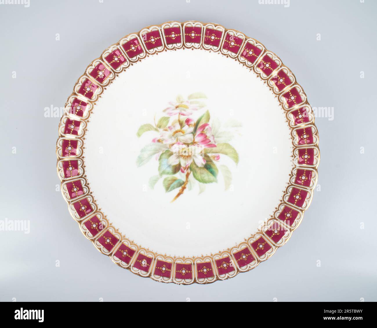 Antiker 1880er Royal Worcester Apfelblüten handbemalter Porzellanteller Stockfoto