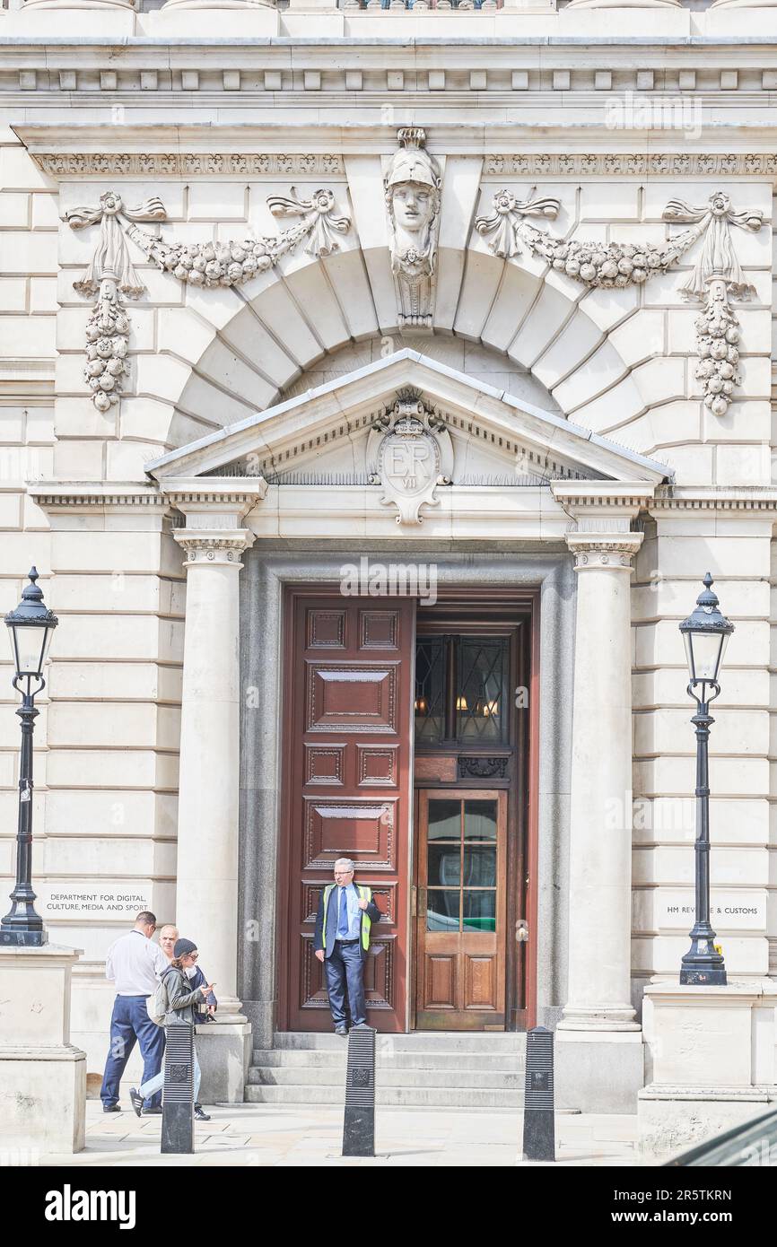 Britische Regierungsbüros (Treasury, Nordirland, HM Revenue and Customs, Digital Culture), London. Stockfoto