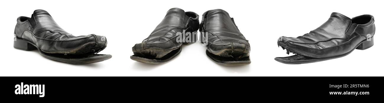 Alte schäbige Schuhe mit gerissenen Sohlen aus verschiedenen Winkeln isoliert auf weißem Hintergrund Stockfoto