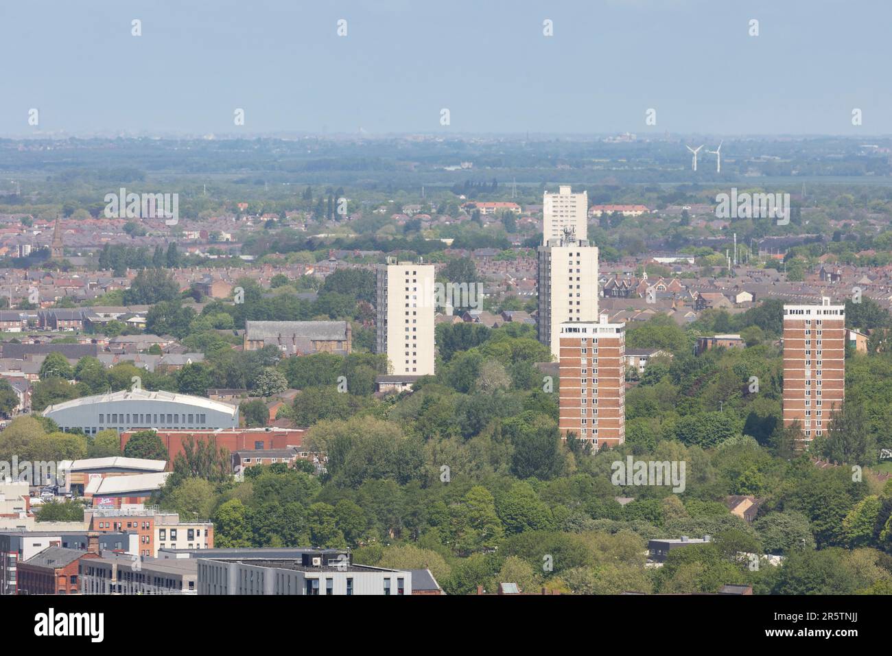 Liverpool, vereinigtes Königreich 16. Mai 2023 Luftaufnahme der Vororte von Liverpool Stockfoto