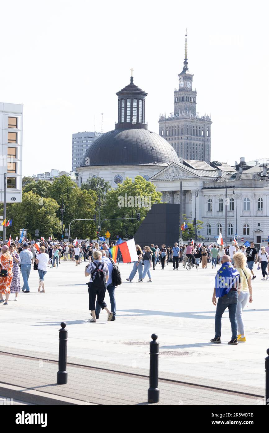Warschau, Mazovia/Polen - Juni 4. 2023: Freiheitsdemonstration "März am 4. Juni" der Opposition Donald Tusks gegen die herrschende Politik Stockfoto