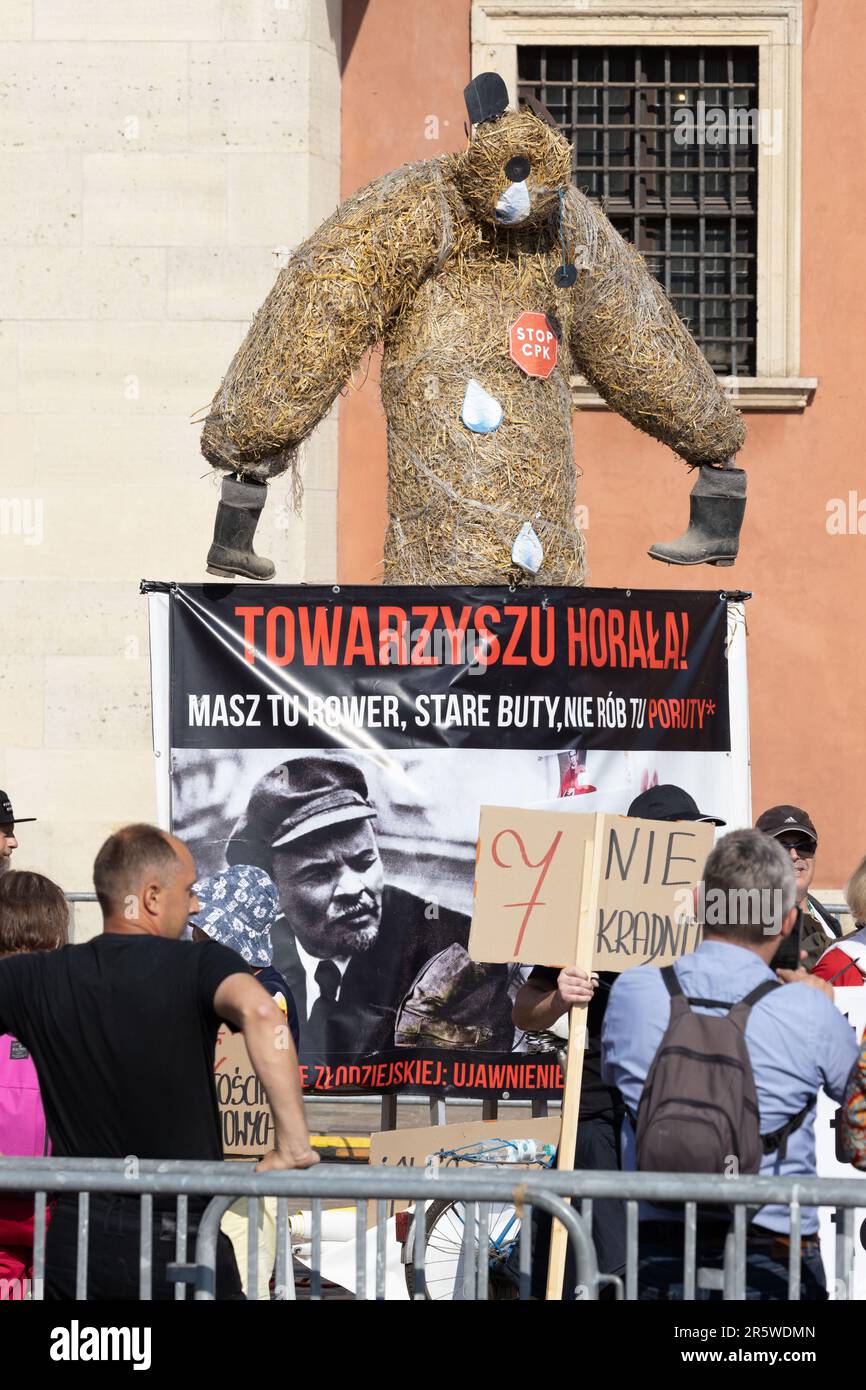 Warschau, Mazovia/Polen - Juni 4. 2023: Freiheitsdemonstration "März am 4. Juni" der Opposition Donald Tusks gegen die herrschende Politik Stockfoto