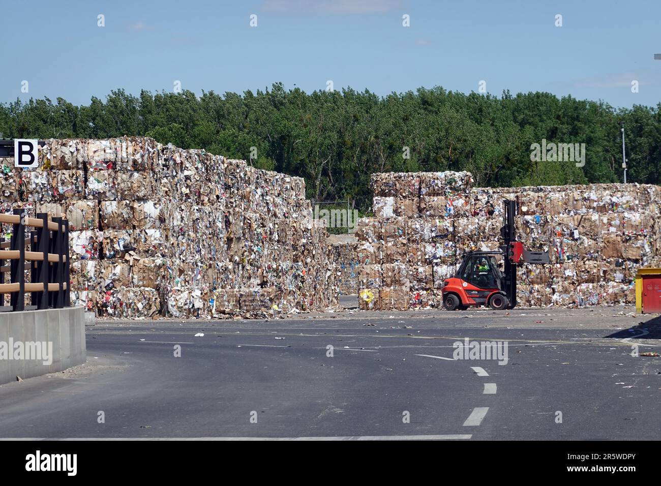 Schlumpf Kappa Papierfabrik Zülpich- Altpapierlager, Nordrhein-Westfalen, Deutschland Stockfoto