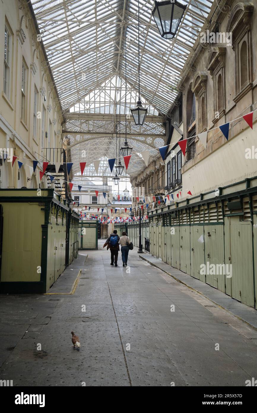 St. Nicholas Market an einem Sonntag, wenn die Verkaufsstände in Bristol England, Großbritannien, geschlossen sind Stockfoto