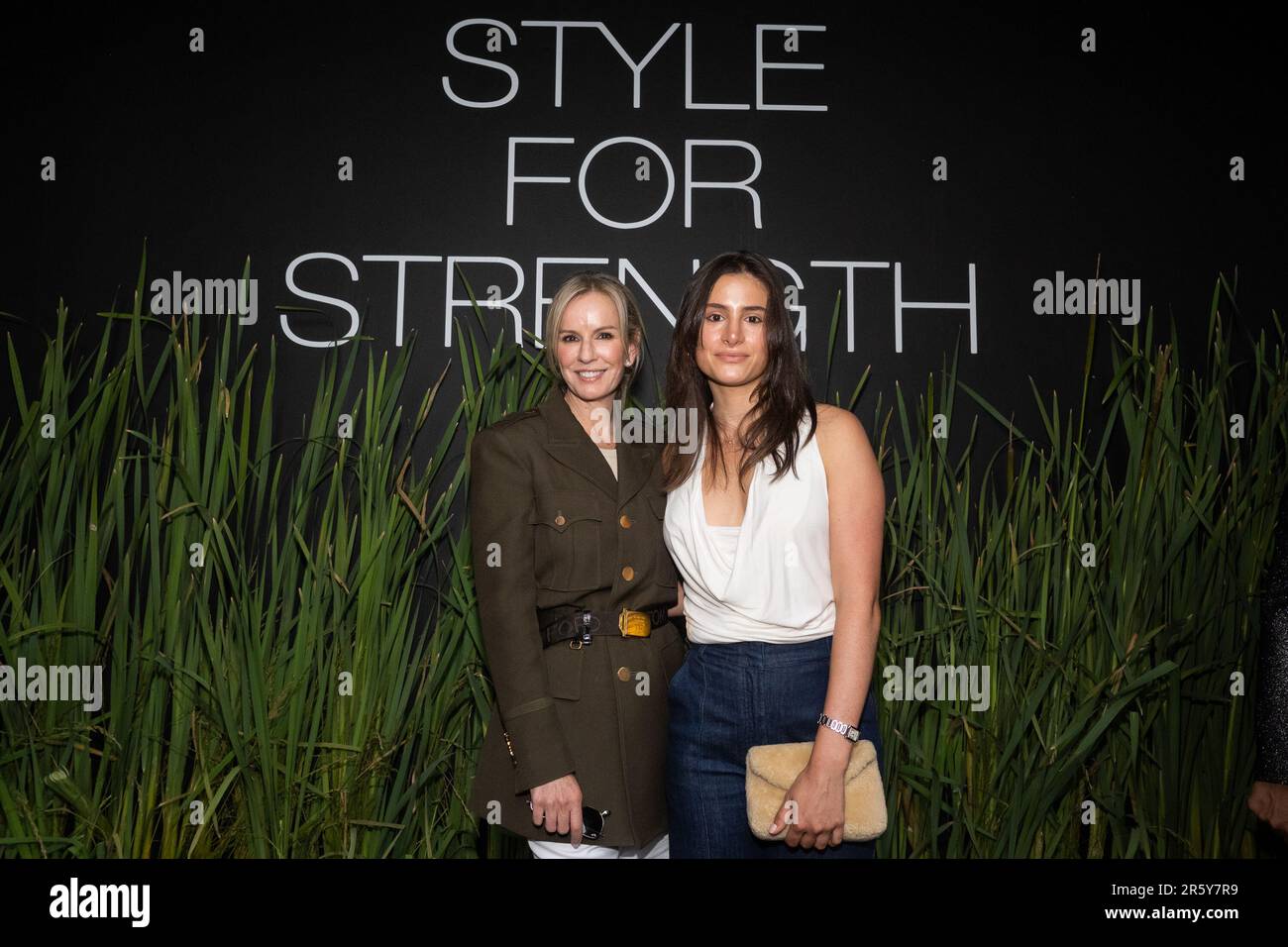 New York, USA. 29. Mai 2023. Dr. Jennifer Ashton und Chloe Ashton nehmen am 5. Juni 2023 an der Veröffentlichung von „Styles for Strength“ von Donna Karen und Cheri Kaufman Teil, die Veteranen bei Urban Zen in New York, New York, zugute kommen. (Foto: Gabriele Holtermann/Sipa USA) Guthaben: SIPA USA/Alamy Live News Stockfoto