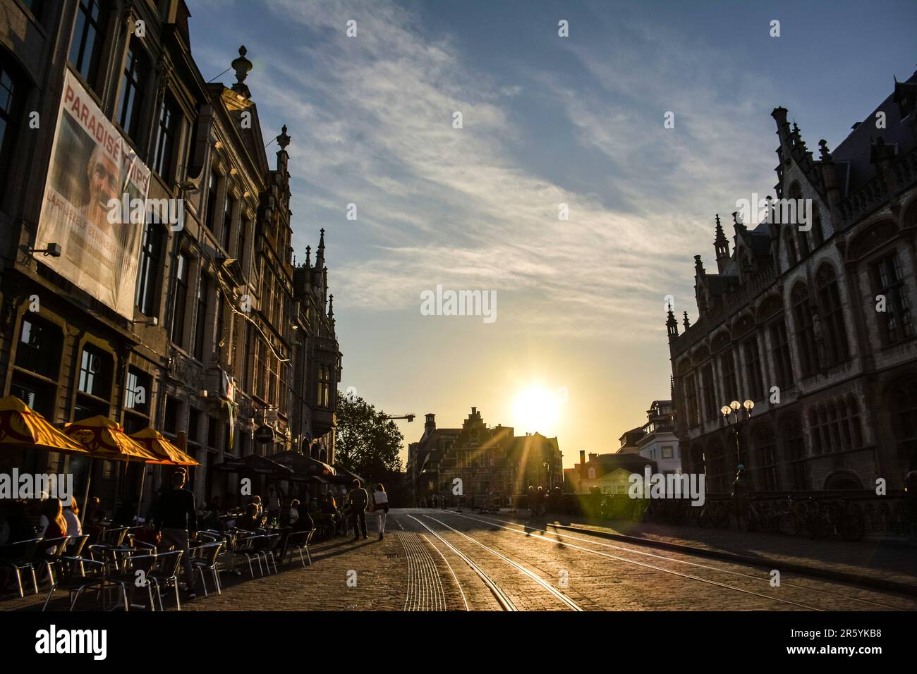 Sonnenuntergang auf den Straßen von Gent - Belgien Stockfoto