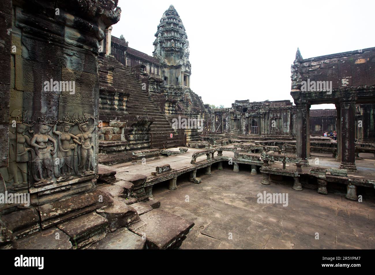 Der Weltwunder Angkor Wat Tempelkomplex gilt als die größte religiöse Struktur der Welt in Siem Reap Kambodscha. Stockfoto