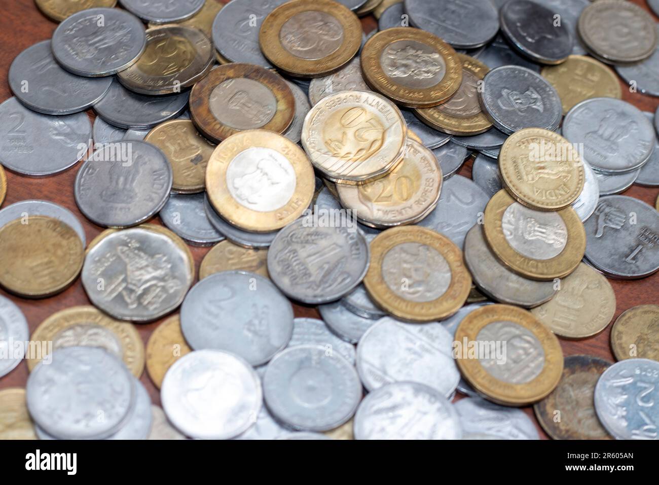 Sammlung indischer Währungsmünzen Stockfoto