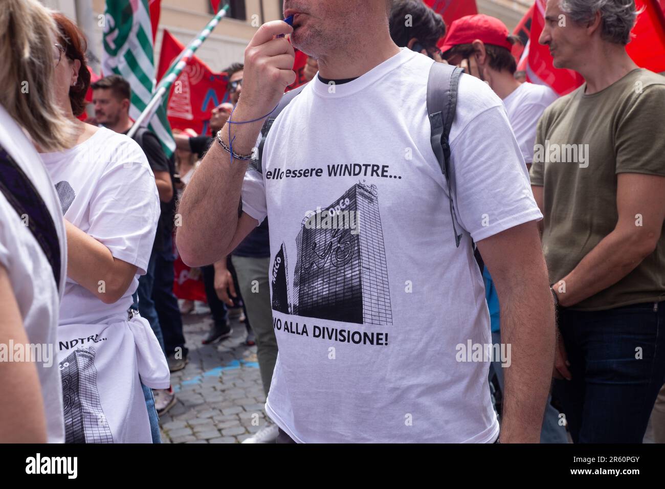 Demonstration auf der Piazza Santi Apostoli in Rom, organisiert von den Gewerkschaften der Telekommunikationsarbeiter. (Foto: Matteo Nardone/Pacific Press/Sipa USA) Stockfoto