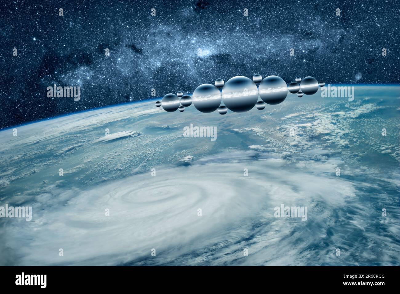 Futuristisches UFO-Raumschiff über der Erde mit Sternenfeldkonzept. Stockfoto
