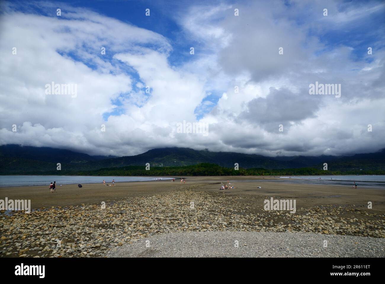 Das Meeresgebiet des Marina Ballena Nationalparks in Costa Rica. Stockfoto