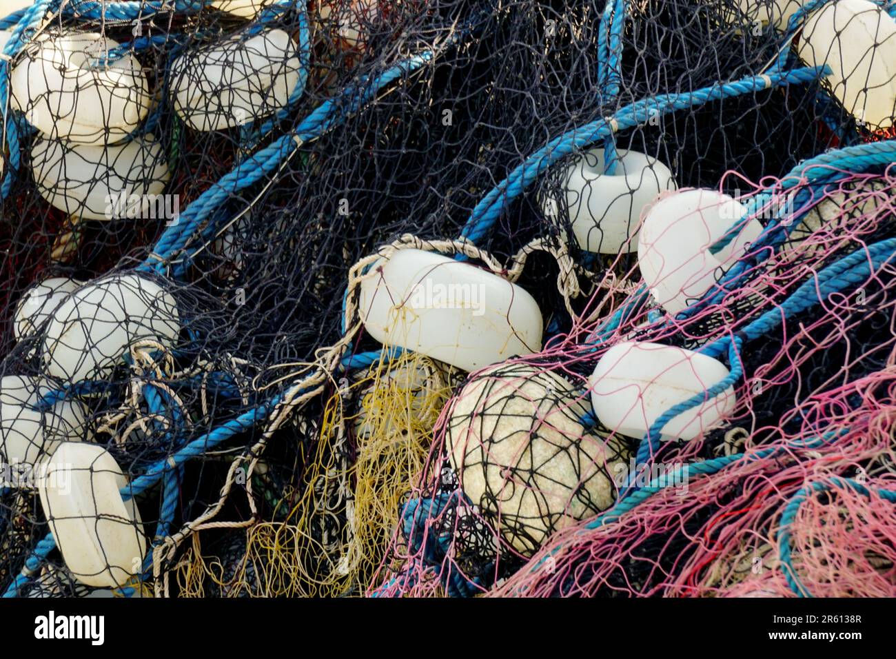 Fischnetz auf dem Fischerboot aus nächster Nähe Stockfoto
