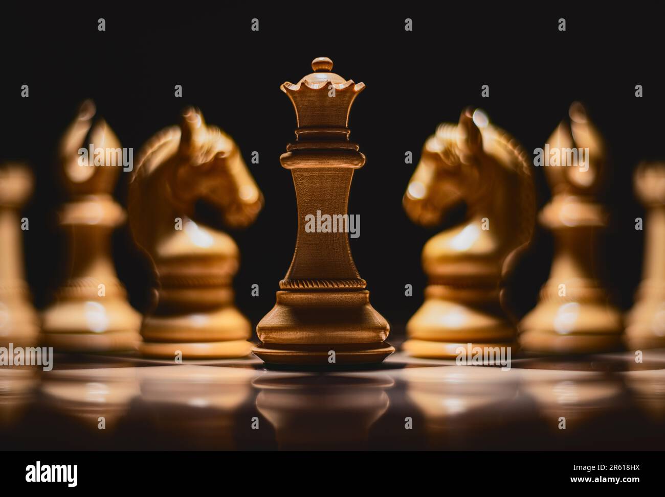 Makrofotografie eines Schachbretts in Schwarz-Weiß Stockfoto