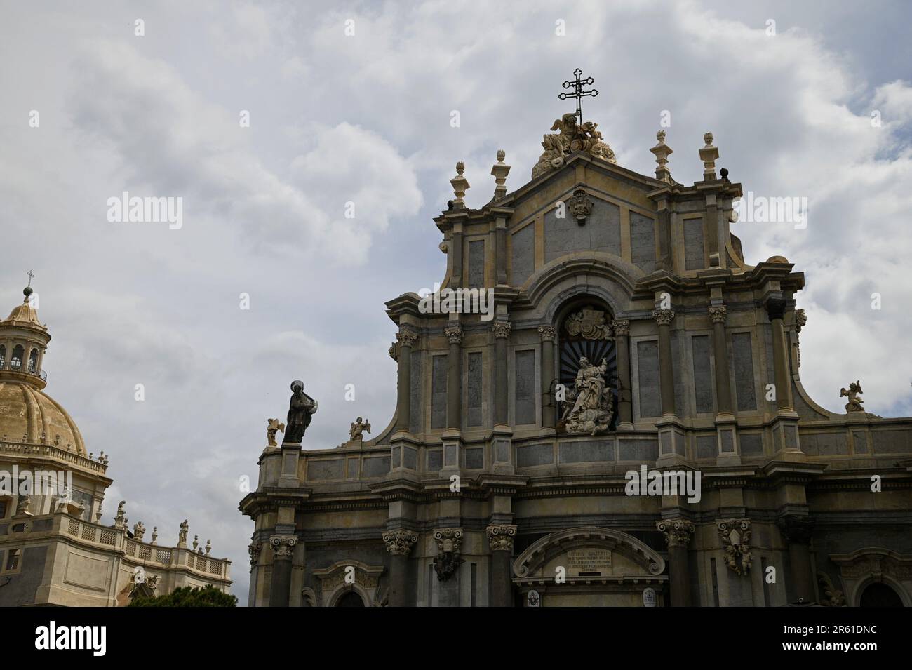 Stadtbild mit malerischem Blick auf die normannische, barocke und ...