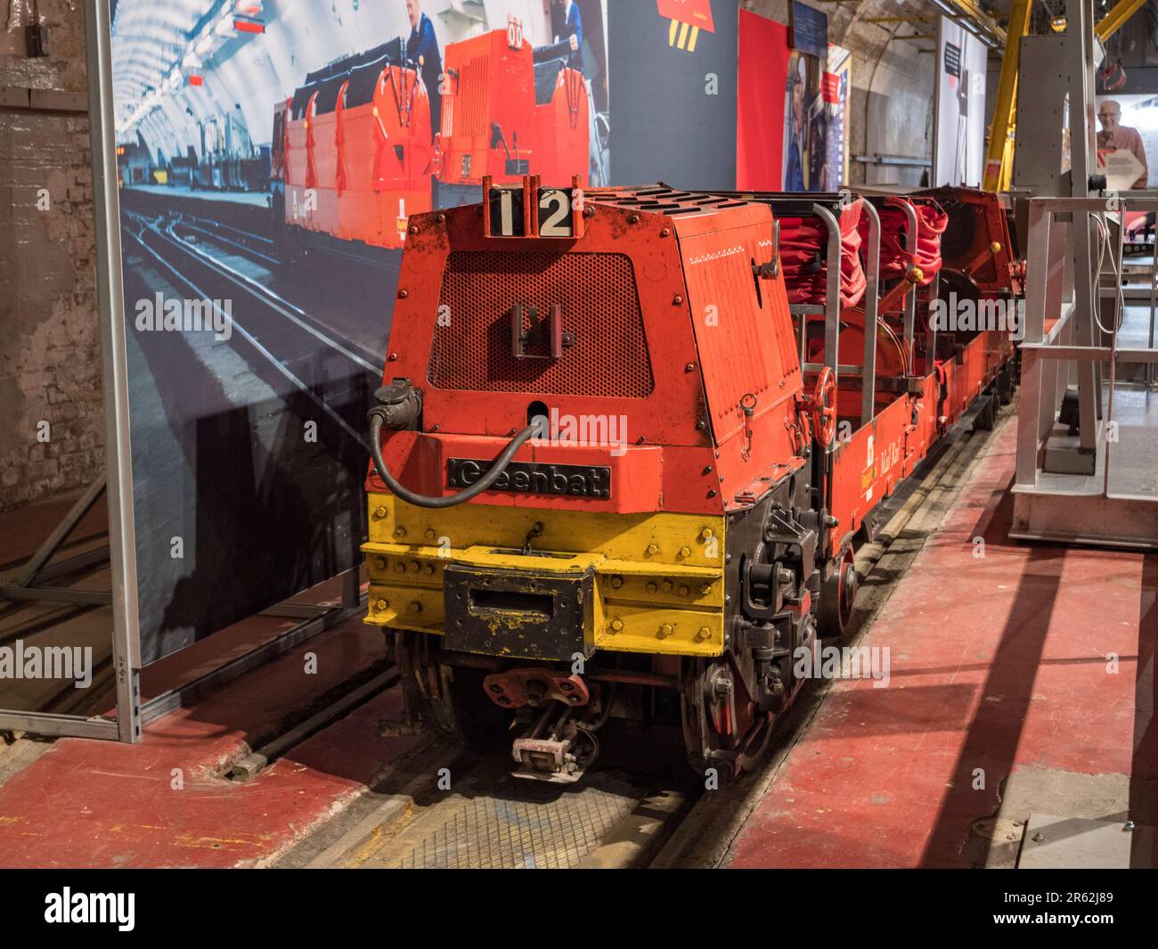 Ein 1980er-Jahre-Waggon wurde für den Transport von Post im Mail Rail Museum in London verwendet. Stockfoto