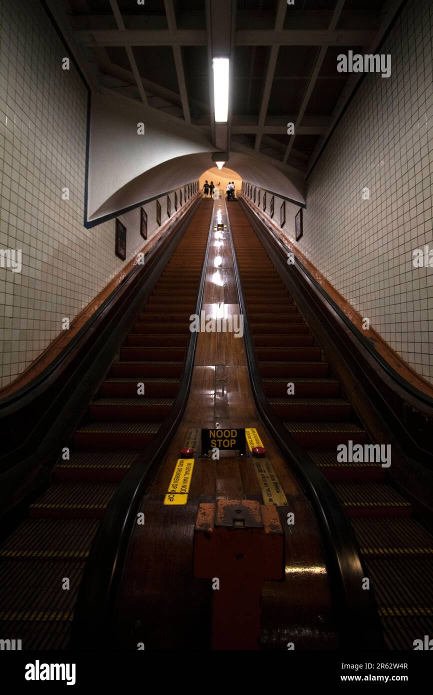 St. Anna's Tunnel, ein Fußgänger- und Fahrradtunnel unter der Schelde, der das Stadtzentrum mit dem Westufer, Antwerpen Belgien, verbindet Stockfoto