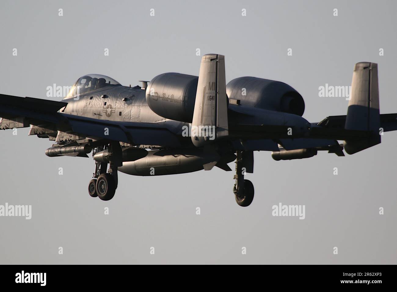 78-0641, ein Fairchild Republic A-10C Thunderbolt II (oder Warthog), betrieben vom 107. Kampfgeschwader „The Red Devils“ der 127. Operations Group der Michigan Air National Guard, United States Air Force, Ankunft am Prestwick International Airport in Ayrshire. Das Flugzeug war eines von zwölf A-10Cs-Flugstrecken durch Prestwick am Tag (insgesamt 18 davon sechs vom Vortag), um an der in Deutschland stattfindenden Übung Air Defender 2023 teilzunehmen. Stockfoto