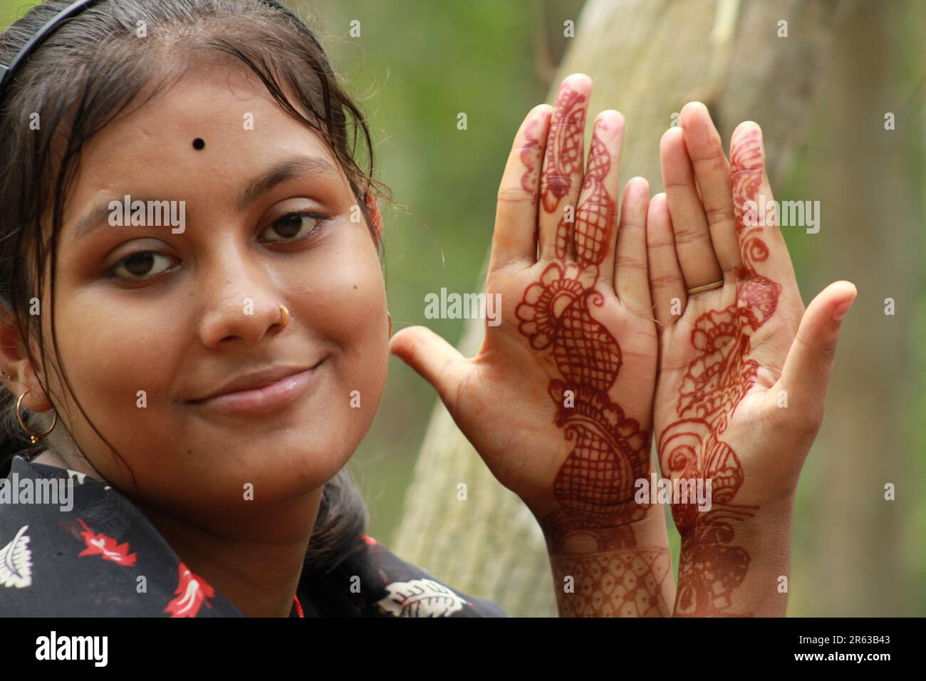 Mädchengesicht im Indian Teenage Village im Freien Stockfoto