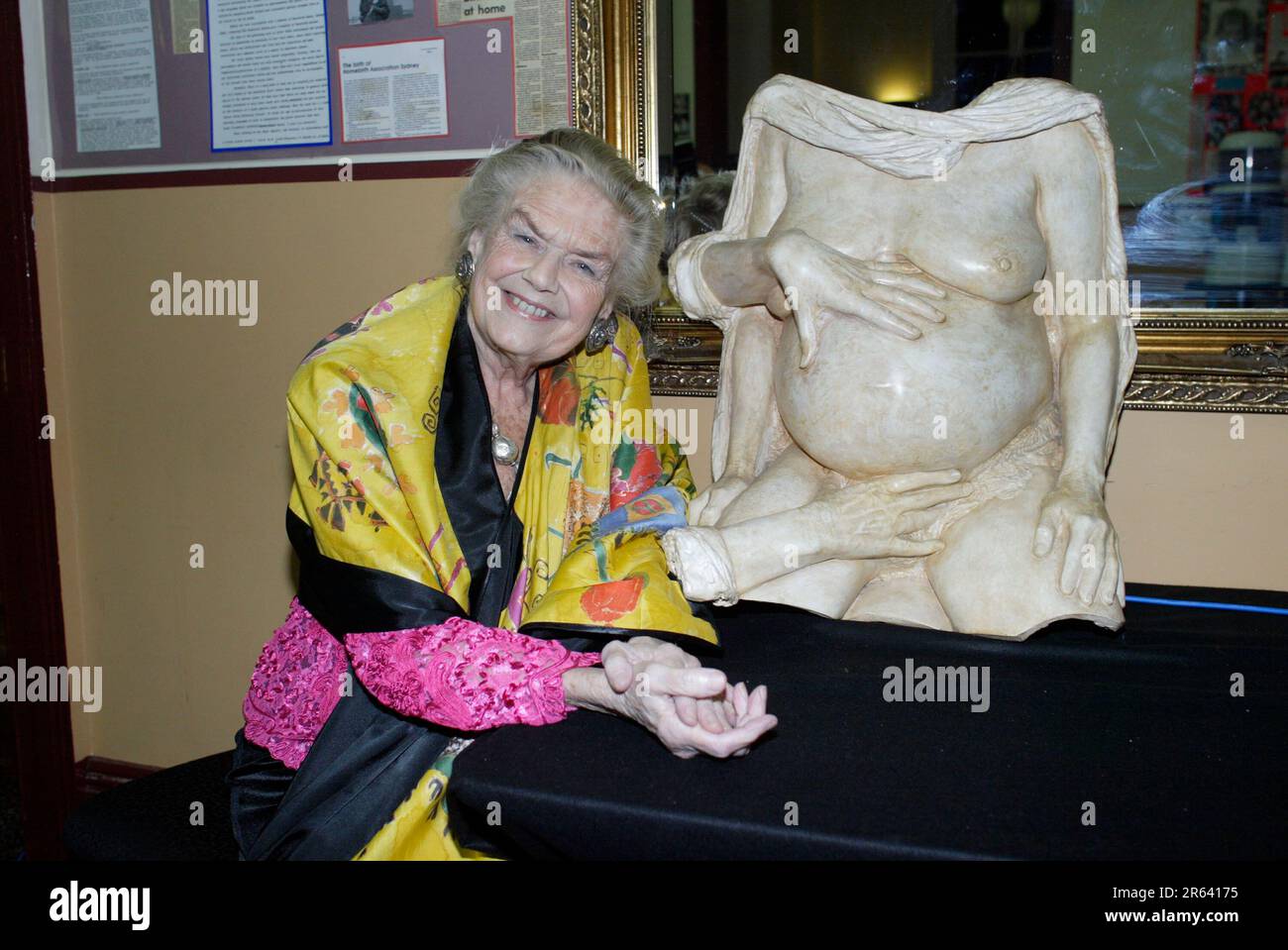 Sheila Kitzinger bei einer Sondervorführung des im März 2008 erschienenen Dokumentarfilms The Business of being Born am Ricki Lake. Paddington Town Hall, Sydney, Australien. 03.11.07. Stockfoto