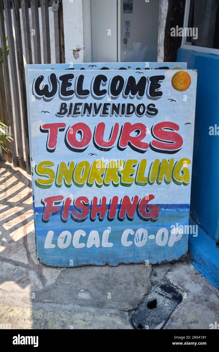 Touristenaktivitäten Schild Puerto Morelos Yucatan Mexico Stockfoto
