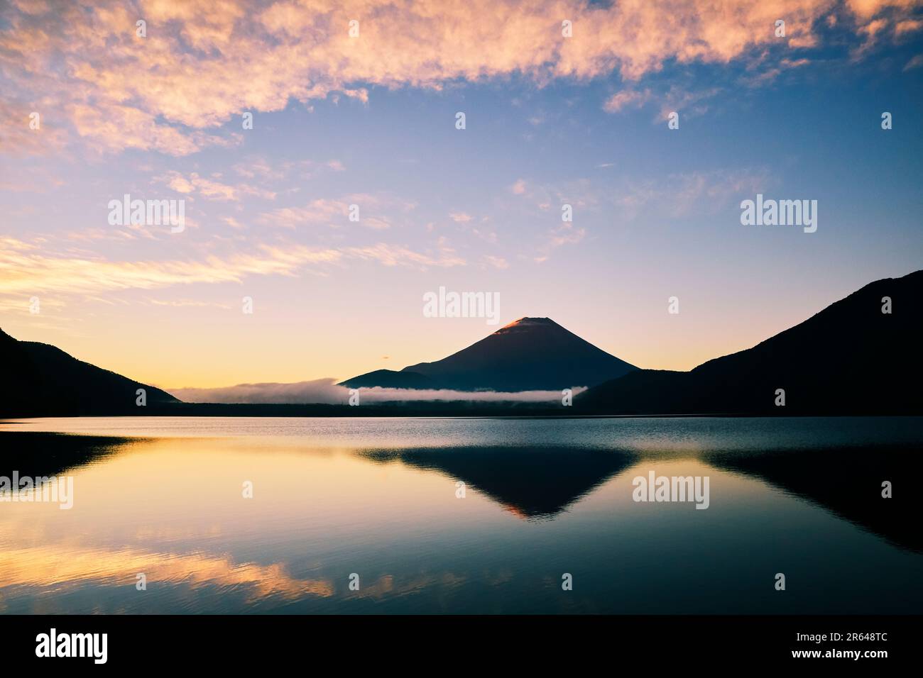 Motosu-See und Fuji-Berg Stockfoto