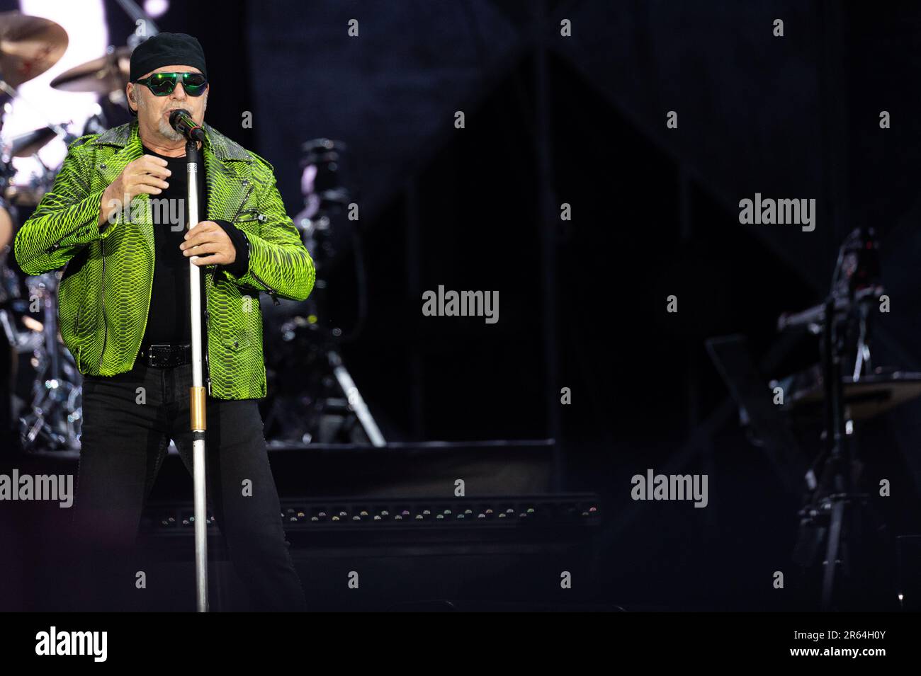 Vasco Rossi tritt gestern für den ersten Auftritt der Tour 2023 in Bologna im Stadio Renato Dall'ara auf Stockfoto