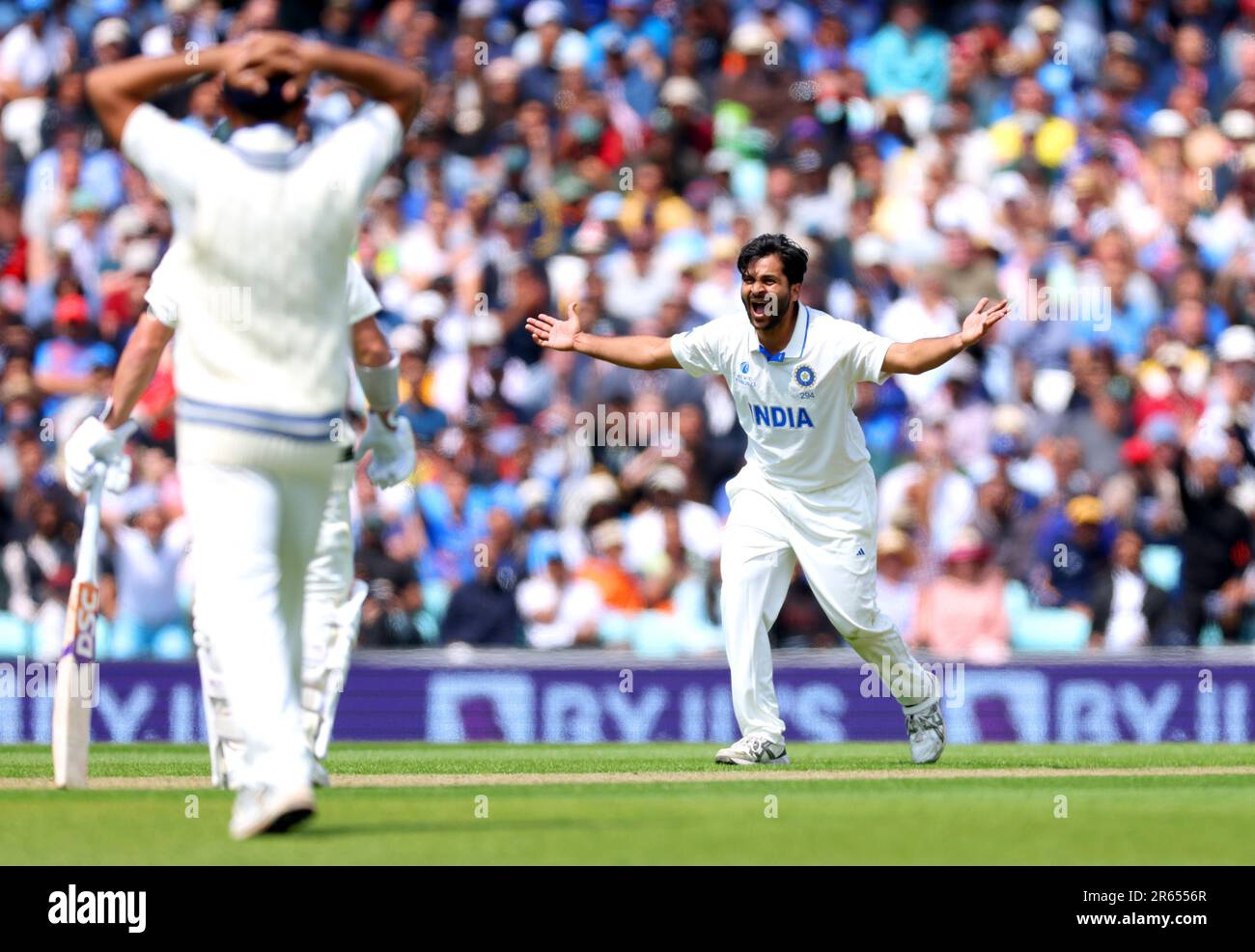 Indiens Shardul Thakur reagiert auf einen erfolglosen lbw-Appell gegen australische Marnus Labuschagne während des ersten Tages des ICC-Weltmeisterschaftsfinalspiels im Oval, London. Bilddatum: Mittwoch, 7. Juni 2023. Stockfoto