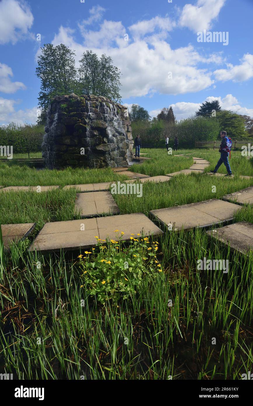 Das Wasserlabyrinth im Hever Castle, der Heimat von Anne Boleyn aus der Kindheit. Stockfoto