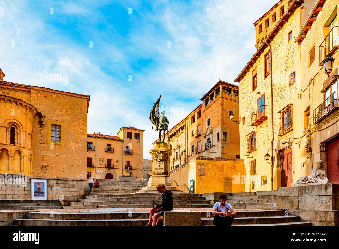 Einer der schönsten Plätze, die man bewundern kann. Plaza de Medina del Campo, auch Plaza de las Sirenas und Plaza de Juan Bravo genannt. Segovia, C. Stockfoto