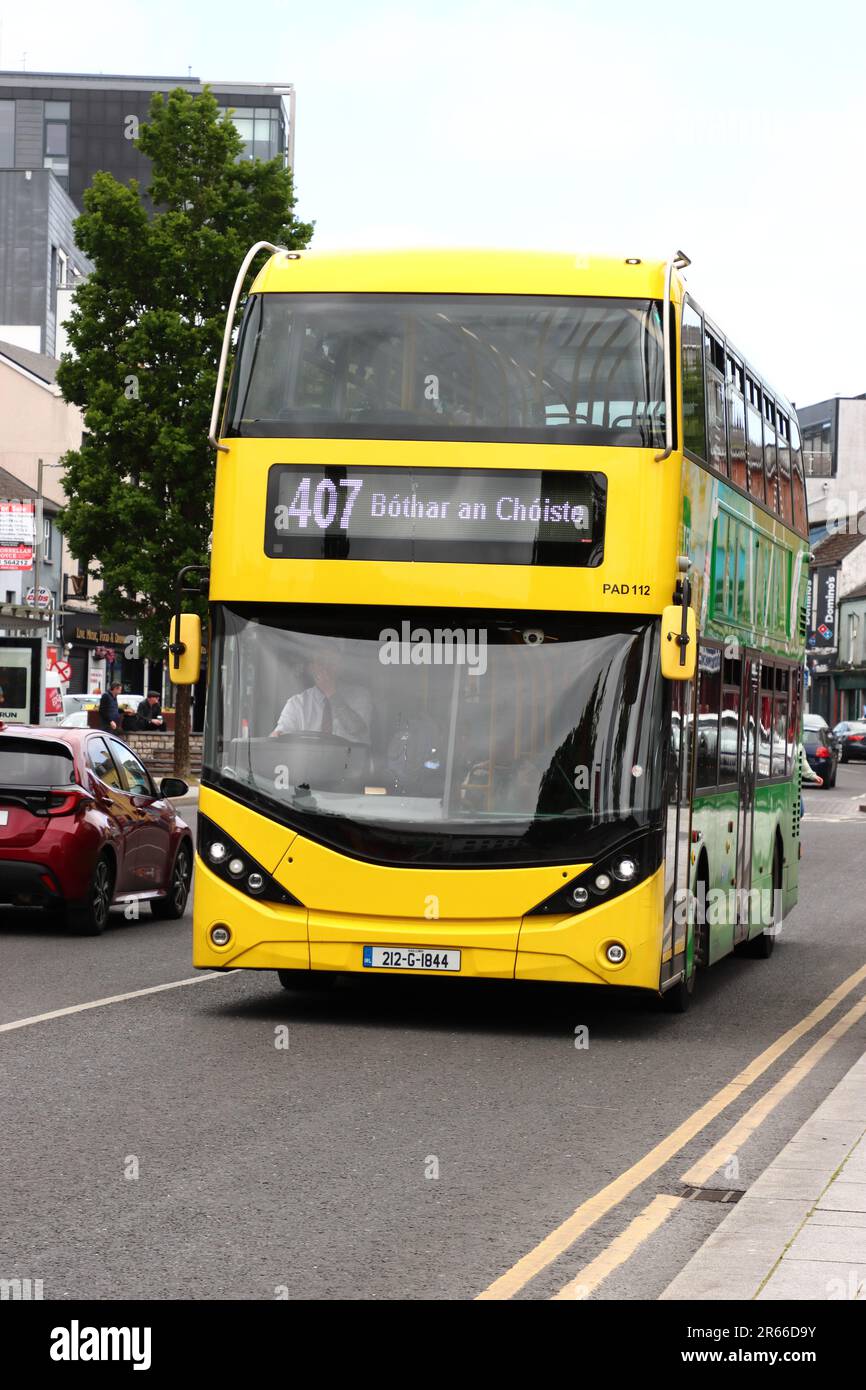 Bus im Stadtzentrum in Taylor's Hill Road, Galway, Galway County, Irland Stockfoto