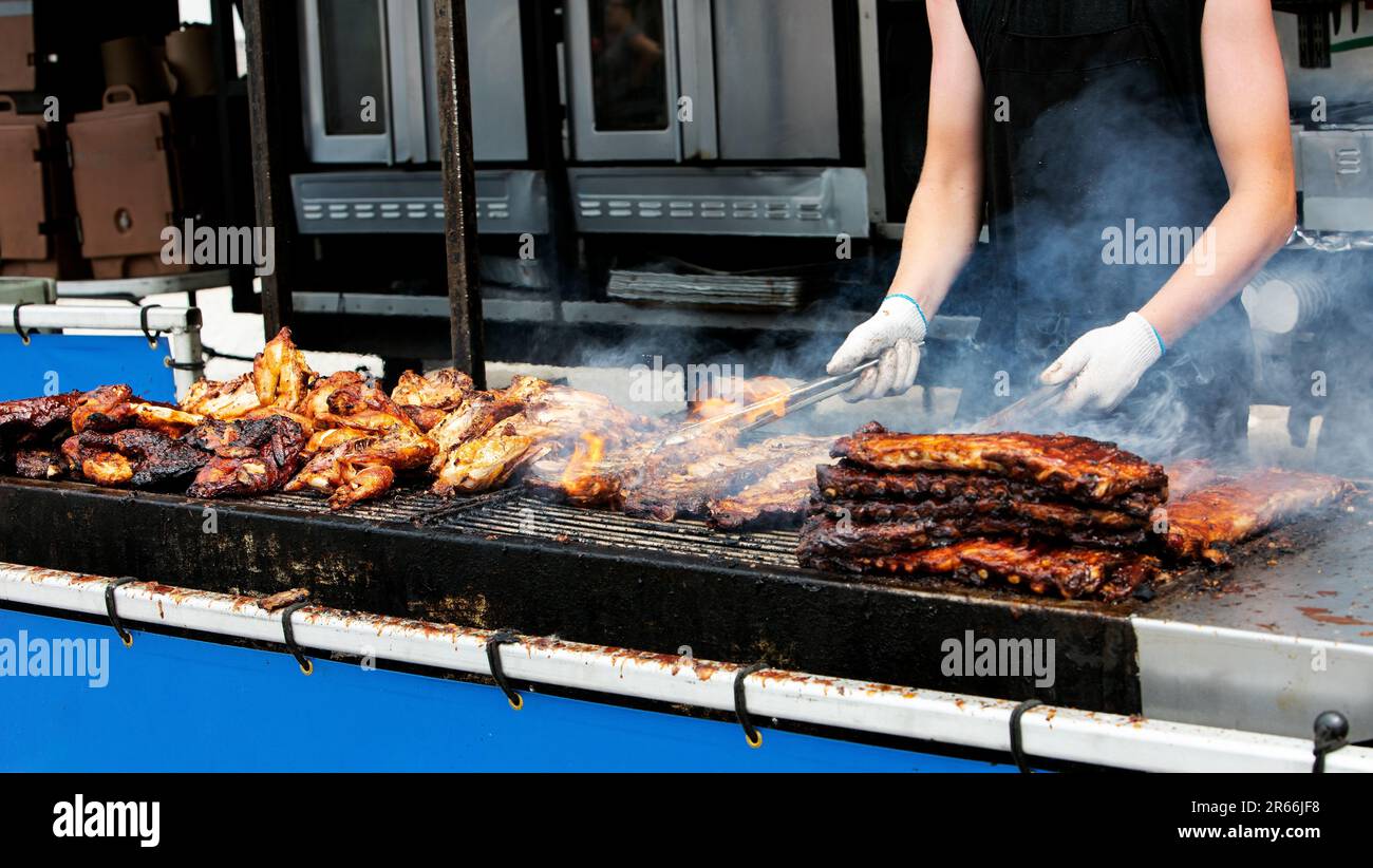 Ribfest Food Festival Ribs abd Chicken Pulled Pork Barbecue Grill Cooking Stockfoto